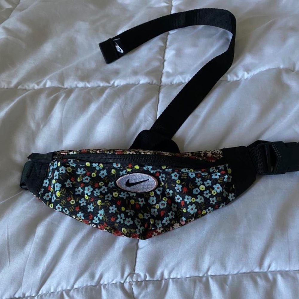 Vintage Nike Fanny pack